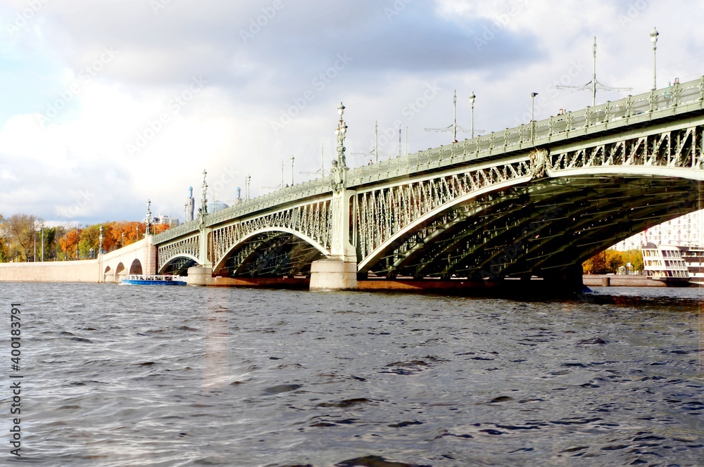 Naklejka premium bridge over the river
