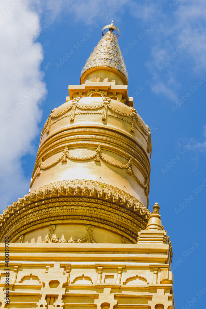 Fototapeta premium The beauty of Wat Bang Tong or Wat Mahathat Wachiramongkol, Krabi, Thailand