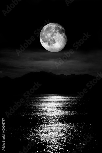moon over water © Moiz