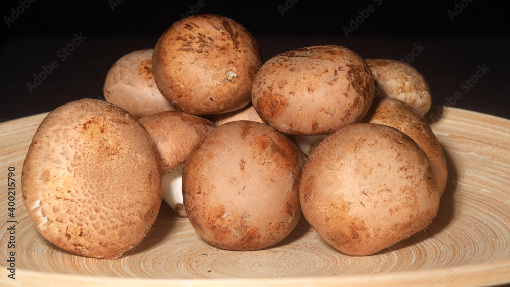 Delicious Mushrooms: Champignons in a bowl Delicious Mushrooms: Champignons in a bowl