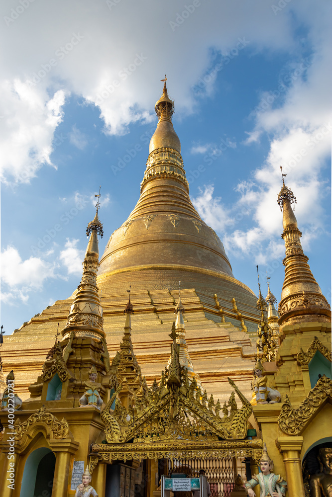 Fototapeta premium Pagode Botataung à Yangon, Myanmar