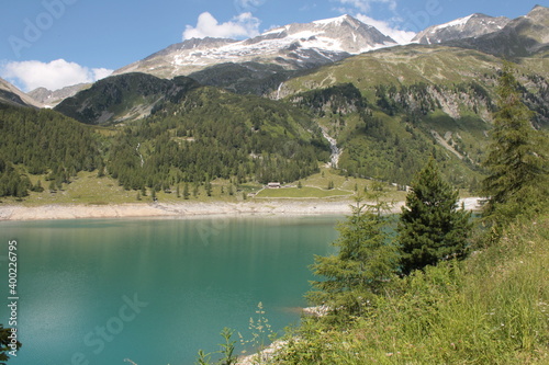 Fototapeta Naklejka Na Ścianę i Meble -  lago di neves in valle aurina 