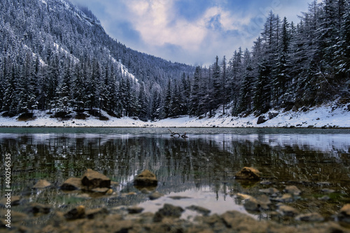 Green lake Gruner see cloudy winter day. Famous tourist destination in Styria region, Austria © Przemyslaw Iciak