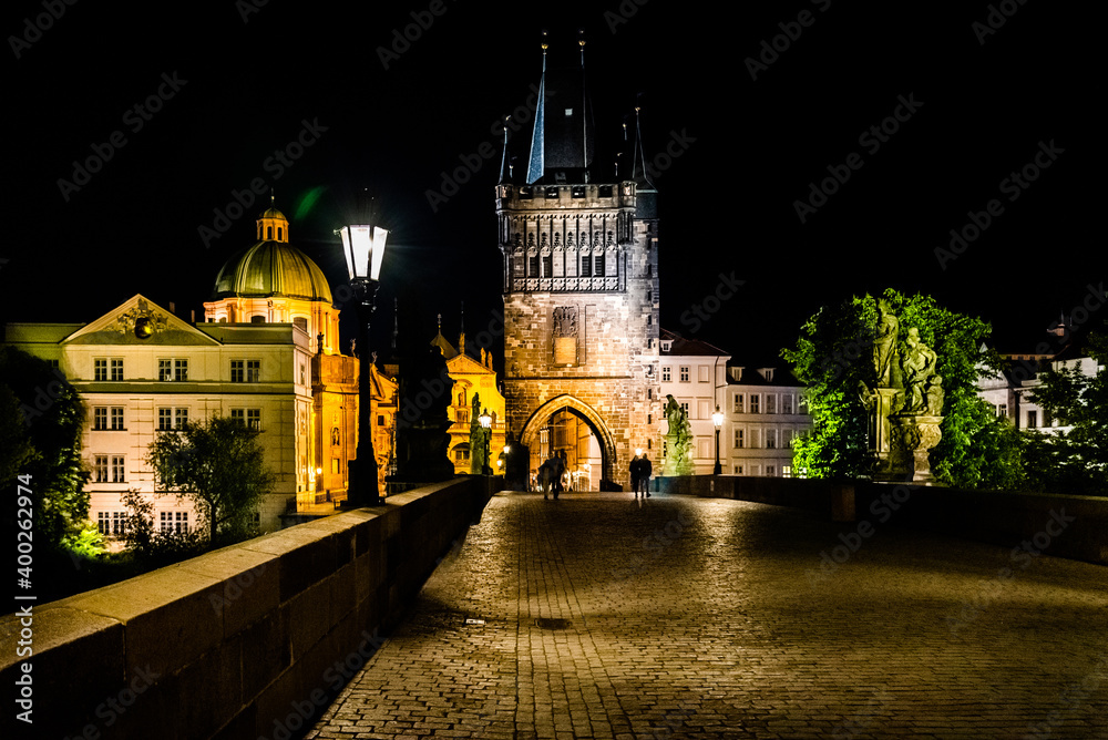 Fototapeta premium Walk on Charles Bridge by night