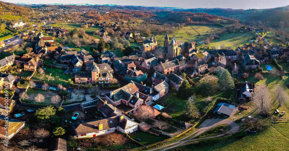 Obraz premium Collonges la Rouge (Corrèze, France) - Plus beau village de France - Vue aérienne