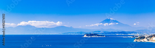 富士山と湘南海岸　ワイド © oben901