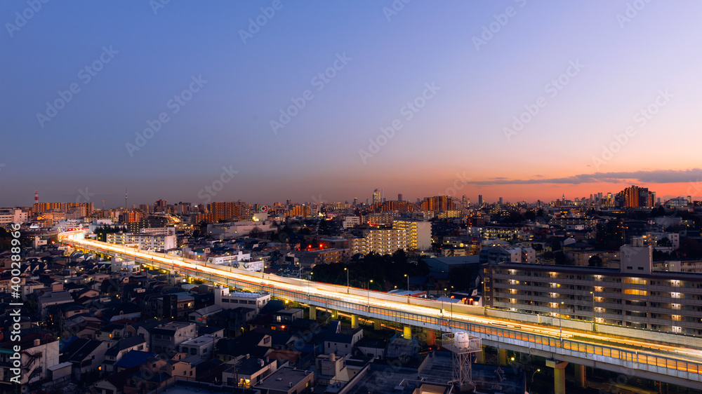 首都高速道路と夕景