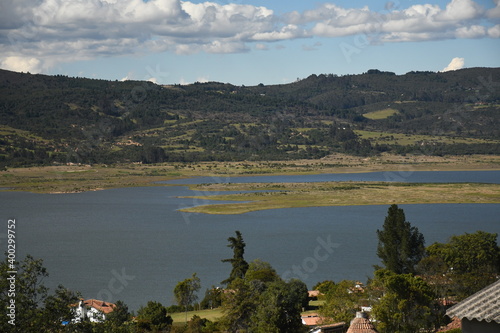vistazo del embalse de tomine photo