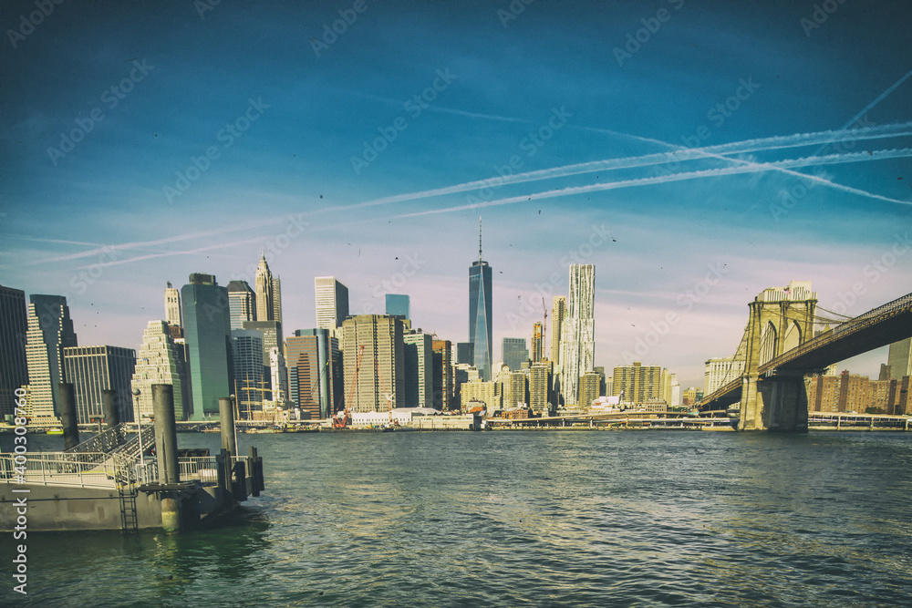 Fototapeta premium Lower Manhattan sunset skyline as seen from Brooklyn, USA