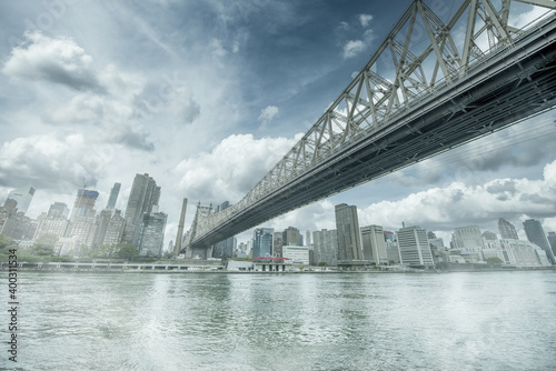 Manhattan skyline from Roosevelt Island, New York City, USA