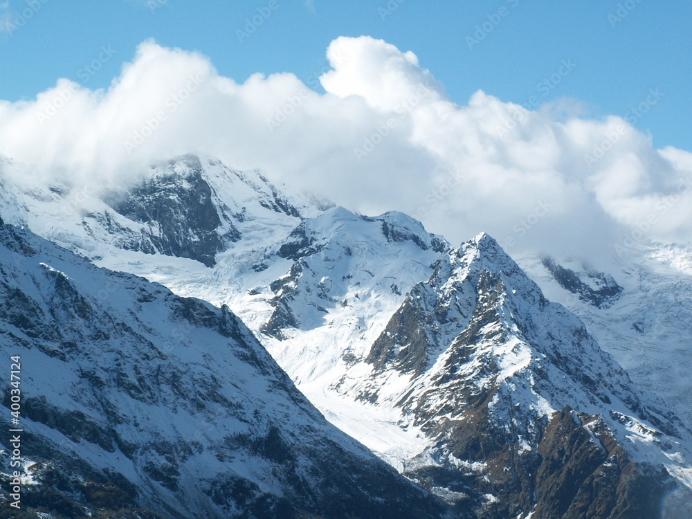 Fototapeta premium snowy mountain peaks