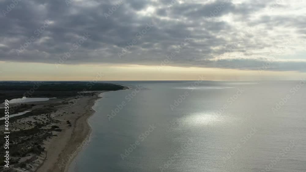 Survol du Grau-du-Roi, Aigues-Mortes et de la pointe de l'Espiguette dans le Gard