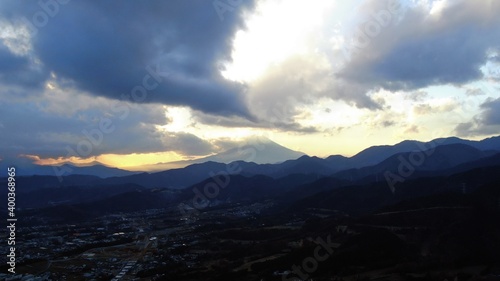 展望台からの夕焼けと富士山 © 諒 鈴木