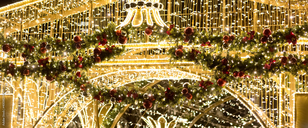 Obraz premium Christmas decorations with red balls.