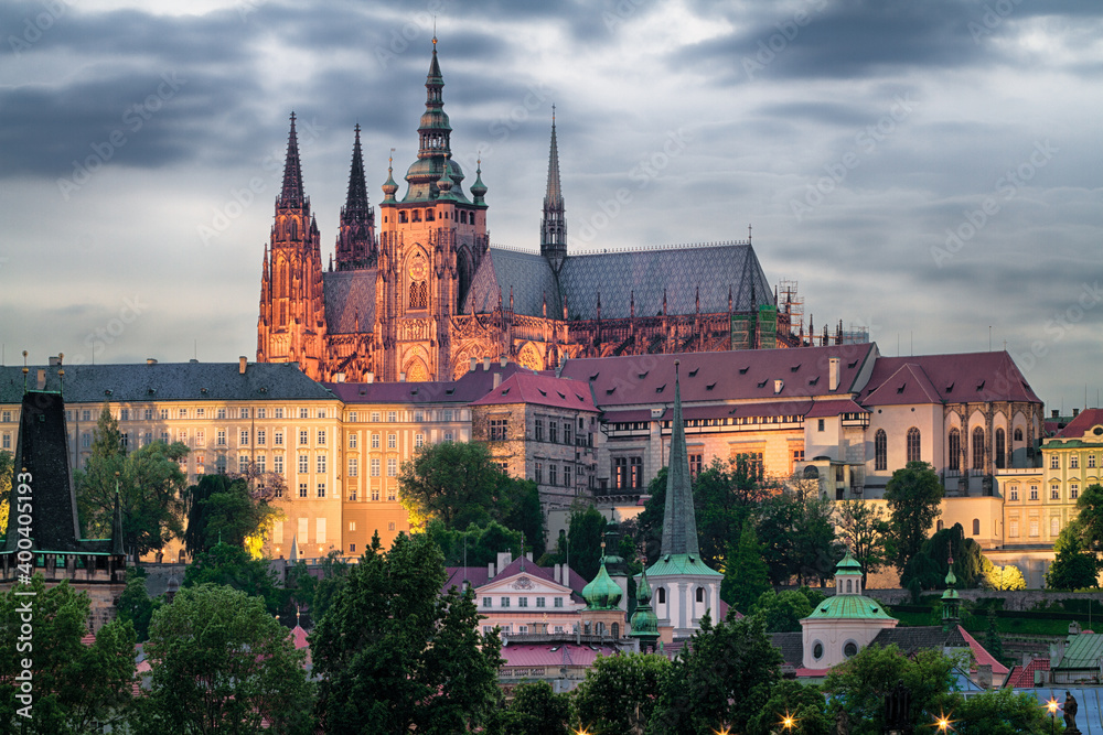 Obraz premium Hradschin in Prag am Abend