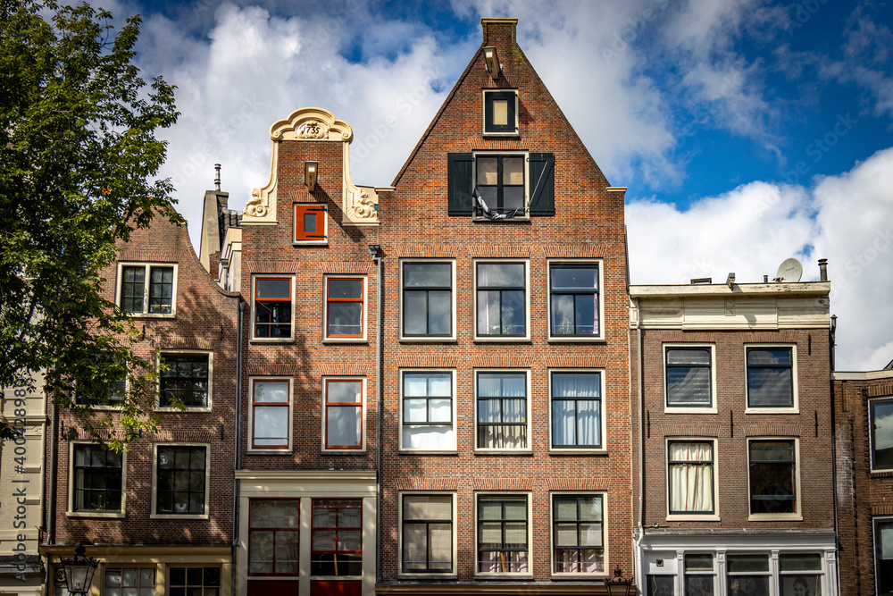 Fototapeta premium traditional buildings in Amsterdam