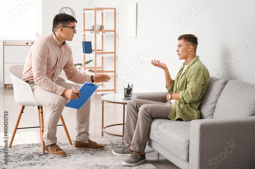 Psychologist working with t...