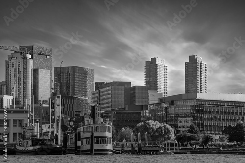 2020-08-13 SOUTH LAKE UNION NEIGHBORHOOD ALONG LAKE UNION IN SEATTLE WASHINGTON IN BLACK AND WHITE 