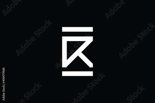 ER logo letter design on luxury background. RE logo monogram initials letter concept. ER icon logo design. RE elegant and Professional letter icon design on black background. R E RE ER