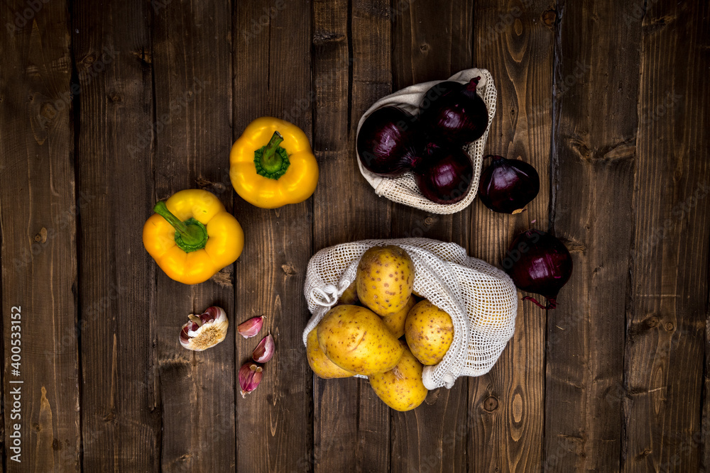 vegetables and fruit in a cotton bag and jar with lentils on wood background
zero waste life
vegetables and fruit in a cotton bag and jar with lentils on wood background
zero waste life