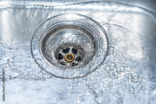 Ablauf im Becken - Wasser