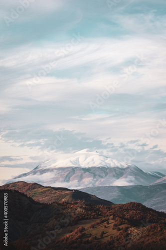 Montagne enneigée en Albanie