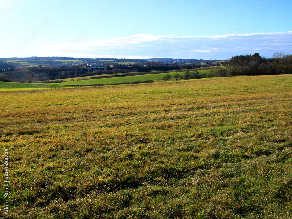 Blick über das Heckengäu auf die Gemeinde Weissach im Landkreis Böblingen Blick über das Heckengäu auf die Gemeinde Weissach im Landkreis Böblingen