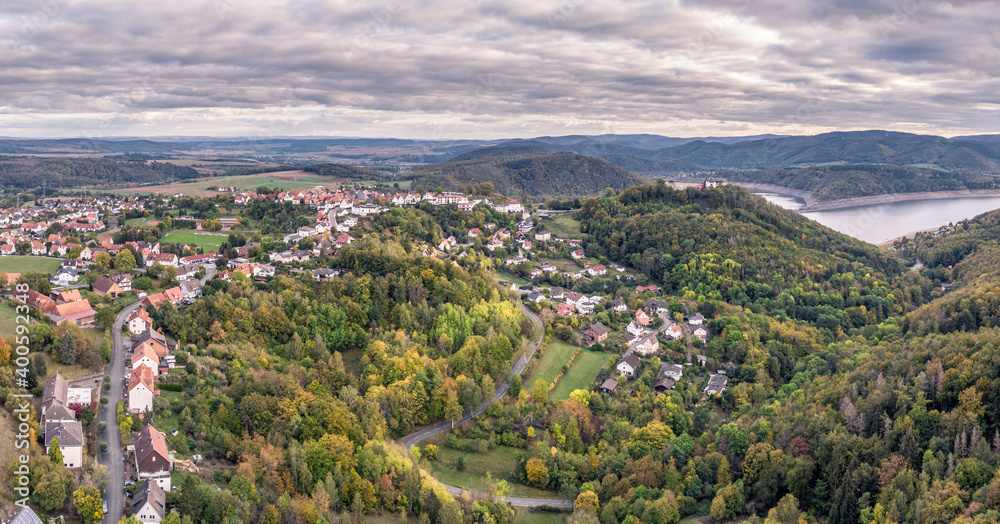 Fototapeta premium Luftbild von Waldeck am Edersee