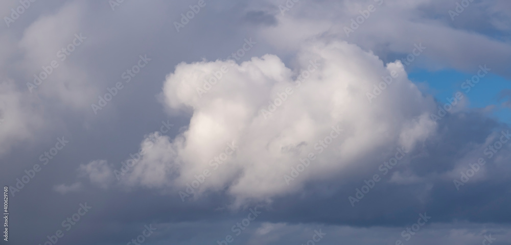 Naklejka premium blue sky with clouds