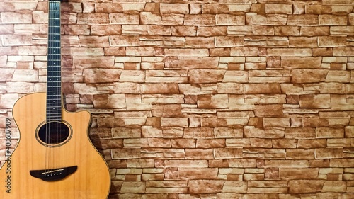 guitar on wall © Faalihul