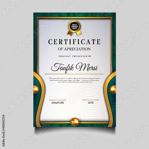 luxury green diploma certificate archievement template photo