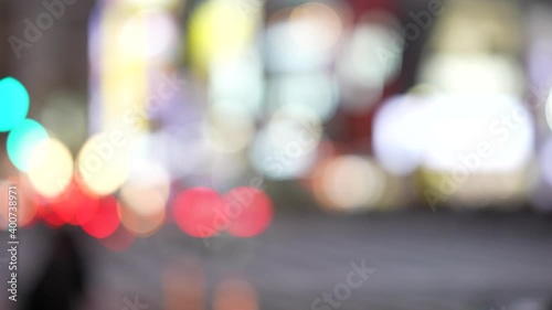 Wallpaper Mural 東京・渋谷のスクランブル交差点の夜（スローモーション・アウトフォーカス） Torontodigital.ca