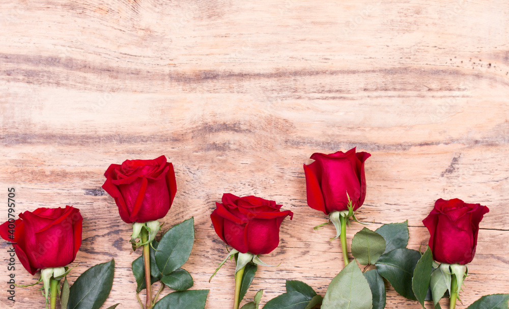 red roses on wooden board, Valentines Day background