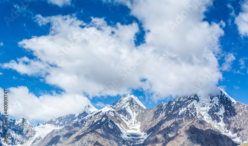 Breathtaking Mountain landscaps of Himalayas © Sumit