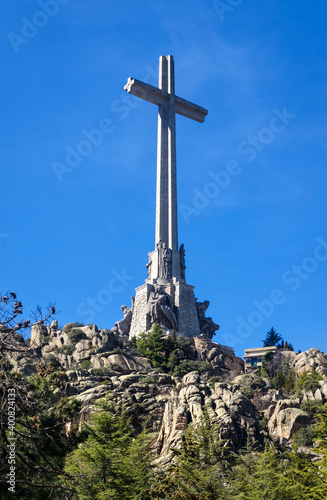 La Cruz del Valle de los Caídos photo