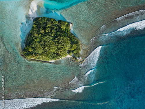 Maldives, Kaafu Atoll, Aerial view of small grove on Huraa island