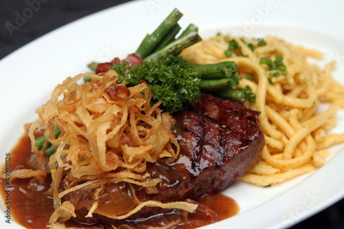 Zwiebelrostbraten – Swabian Beef Roast with fried onions, green beans and Spätzle (Swabian pasta) 