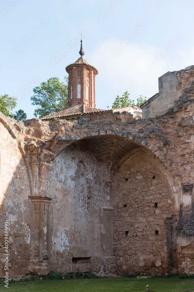 Obraz premium Ruins of an ancient Piedra monastery in Nuevalos, Zaragoza, Spain