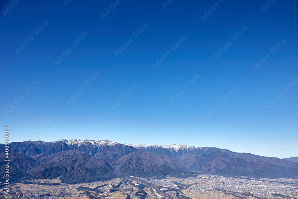 快晴の冬（12月上旬）、陣馬形山の展望台からの景色 長野県上伊那郡中川村