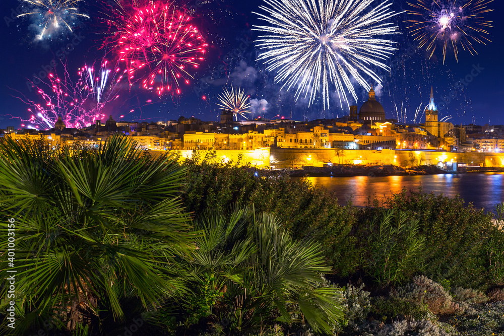 Fireworks display over the Valletta city, capital of Malta - obrazy, fototapety, plakaty 