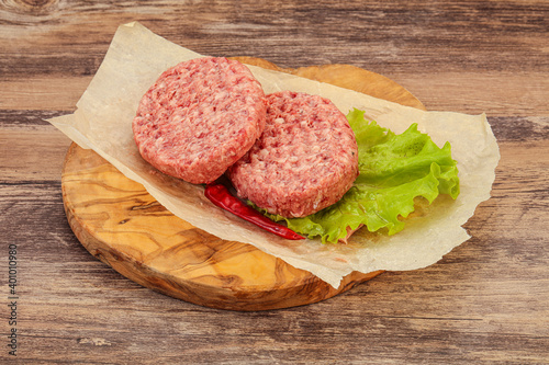 Raw beef cutlet for burger