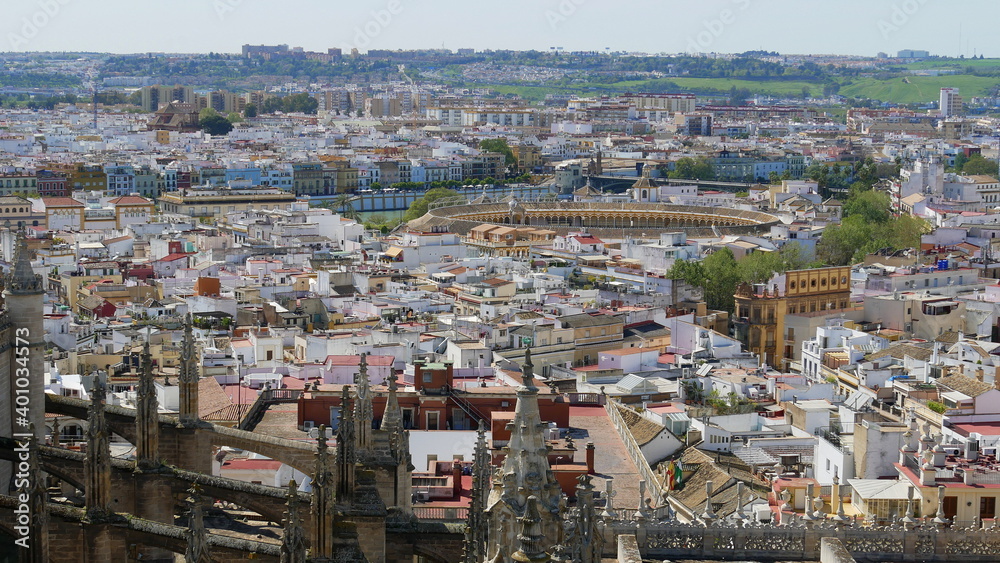Sevilla von oben mit Blick auf die Stierkampfarena