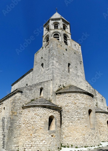 Abside et clocher octogonal de l’église Saint-Michel de La Garde-Adhémar