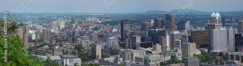 Panoramic view of the skyline of Montreal © Kevin
