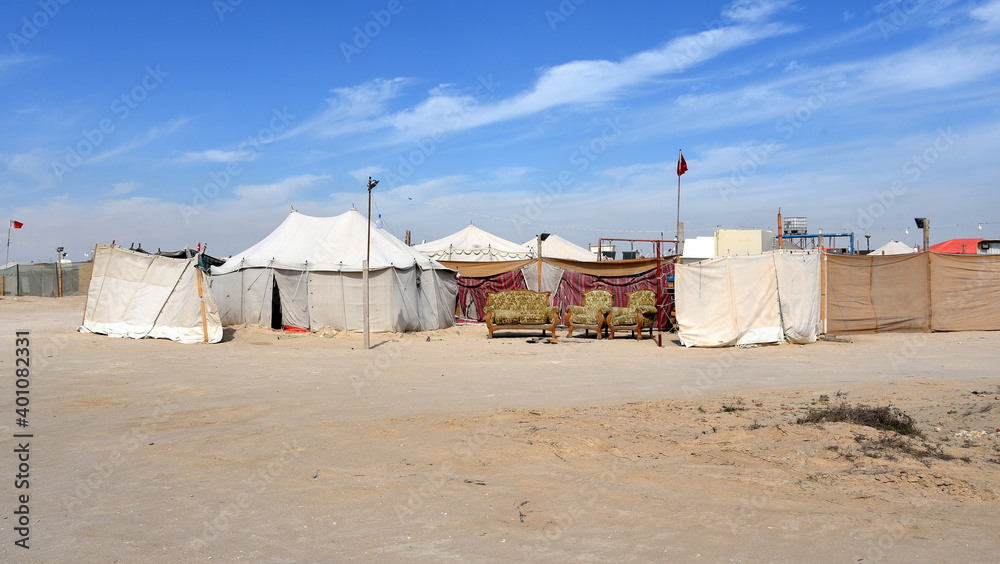 Zeltlager in der Wüste von Bahrain Zeltlager in der Wüste von Bahrain
