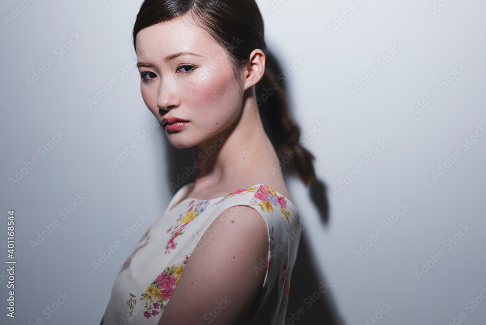 クールな女性 クールな女性