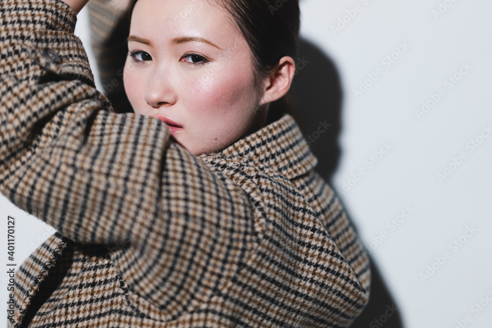 クールな女性 クールな女性