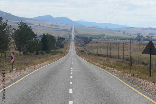 Die Cape Route 62 verbindet Kapstadt mit Port Elizabeth auf die gleiche Weise wie die Route 66 zwischen Chicago und Los Angeles. Route 62 gehört zu den schönsten Reiserouten durch Südafrika.
