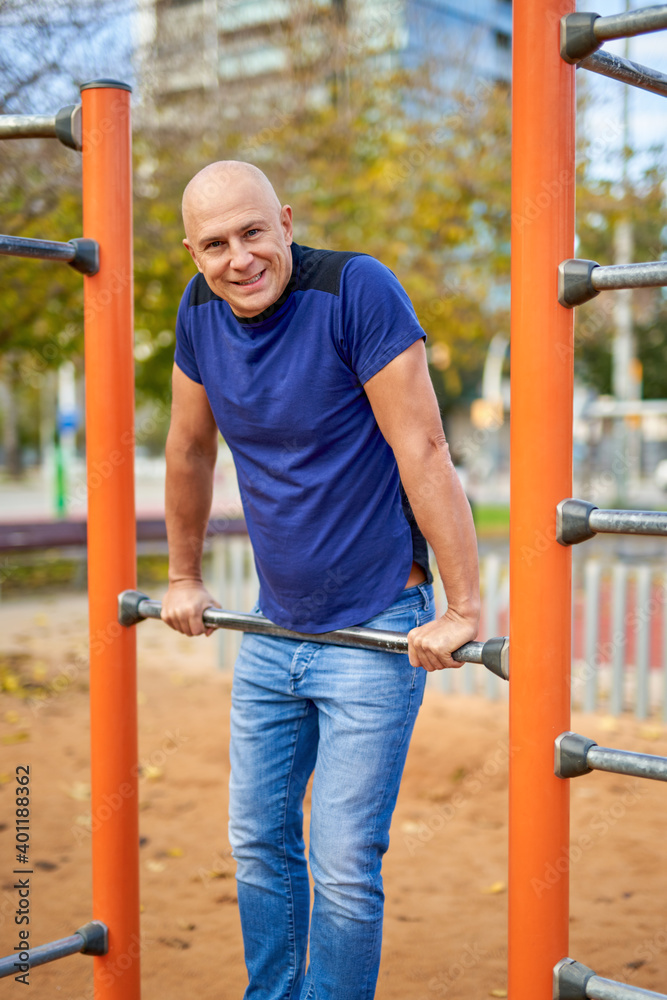 Obraz premium Portrait of a man on a street spot