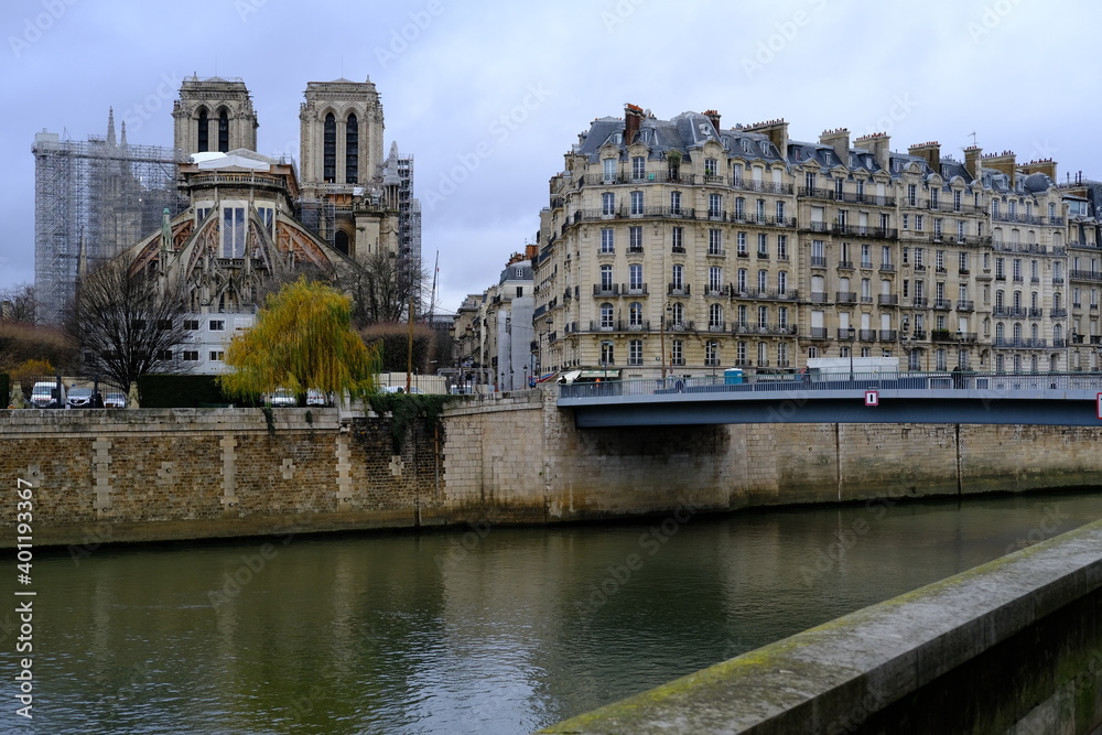 The view of the rear of Notre Dame during huge repair works. 21 december 2020 - Paris